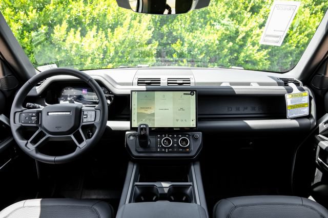 New 2026 Land Rover Defender 110 X-Dynamic SE AWD/4WD image 18