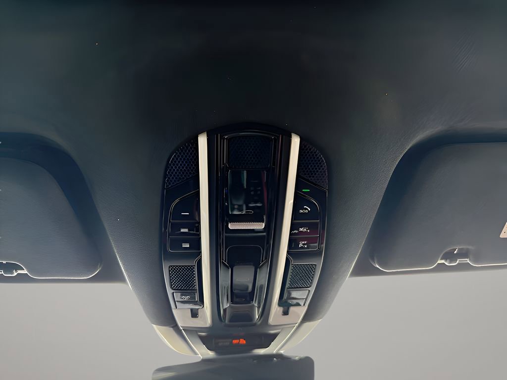 Used 2023 Porsche Cayenne Turbo S image 37