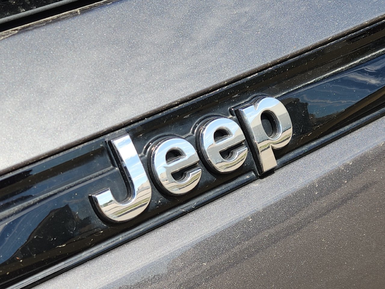 Used 2023 Jeep Grand Cherokee Overland w/ Adv Protech Group III AWD/4WD image 9