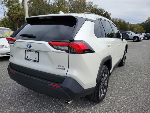 Used 2022 Toyota RAV4 XLE Premium image 10