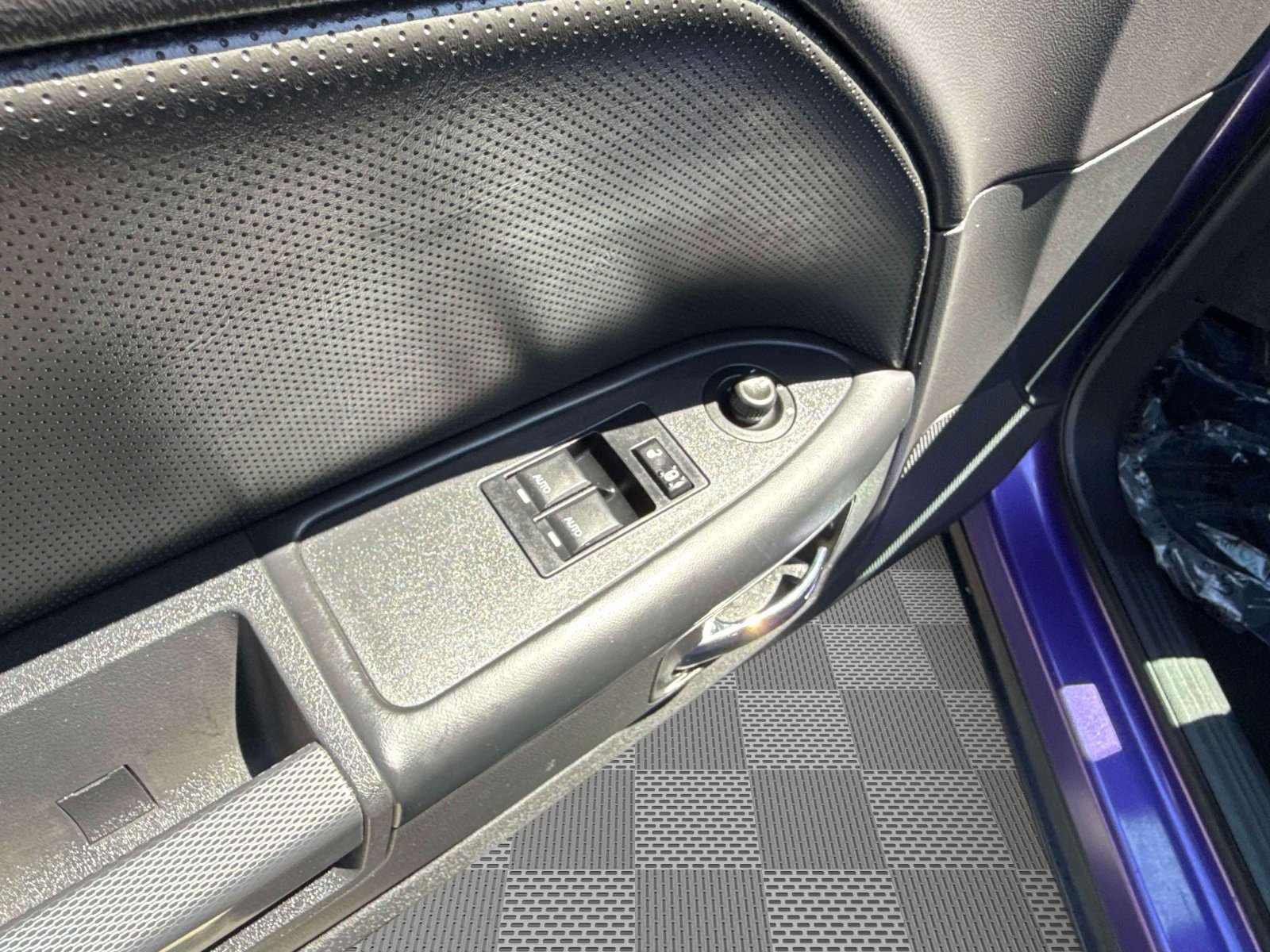 Used 2014 Dodge Challenger R/T RWD image 18