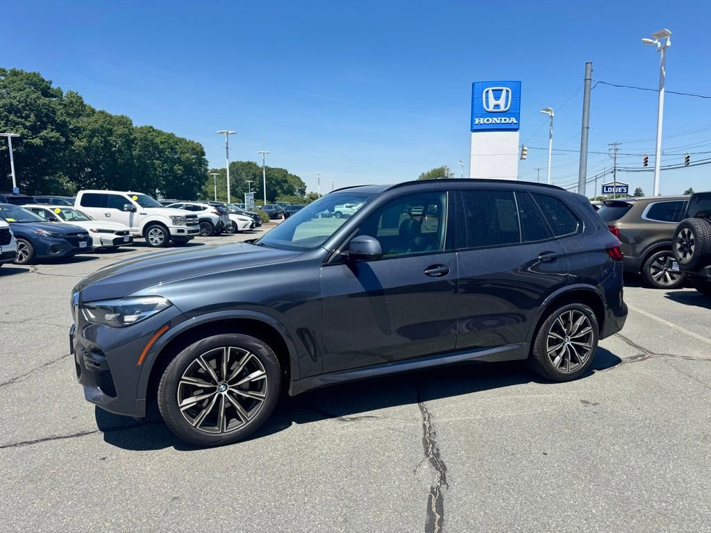 Used 2022 BMW X5 xDrive40i w/ M Sport Package AWD/4WD image 1