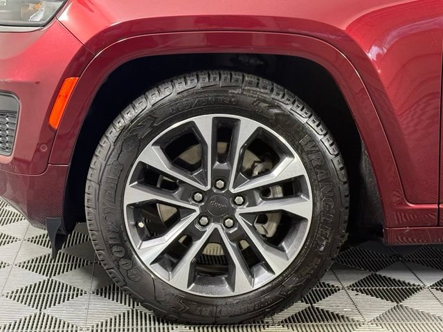 Used 2022 Jeep Grand Cherokee L Overland w/ Luxury Tech Group IV AWD/4WD image 13