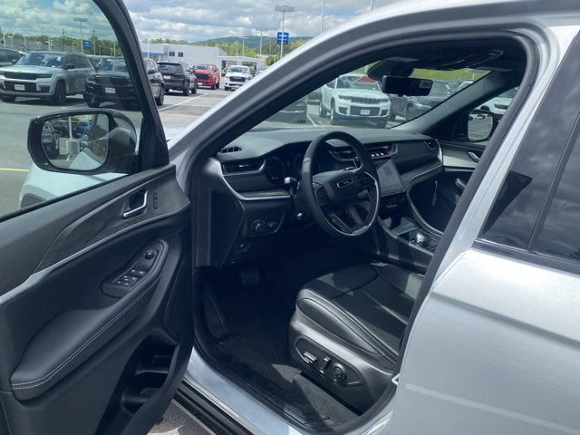 New 2025 Jeep Grand Cherokee L Limited w/ Luxury Tech Group II image 15