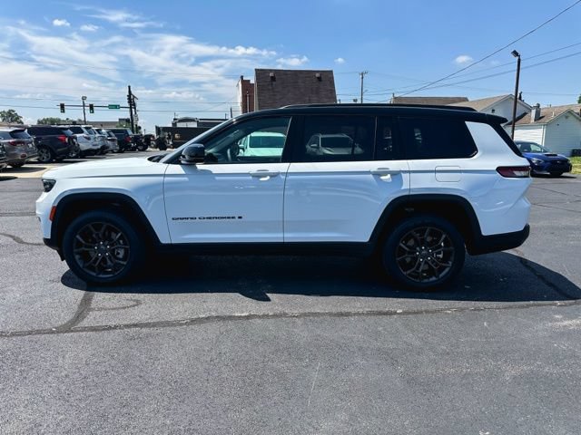 Used 2025 Jeep Grand Cherokee L Limited AWD/4WD image 4