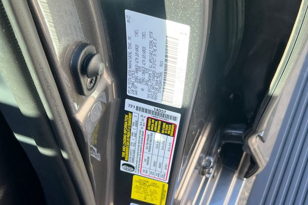 Used 2024 Toyota Tundra Platinum image 33