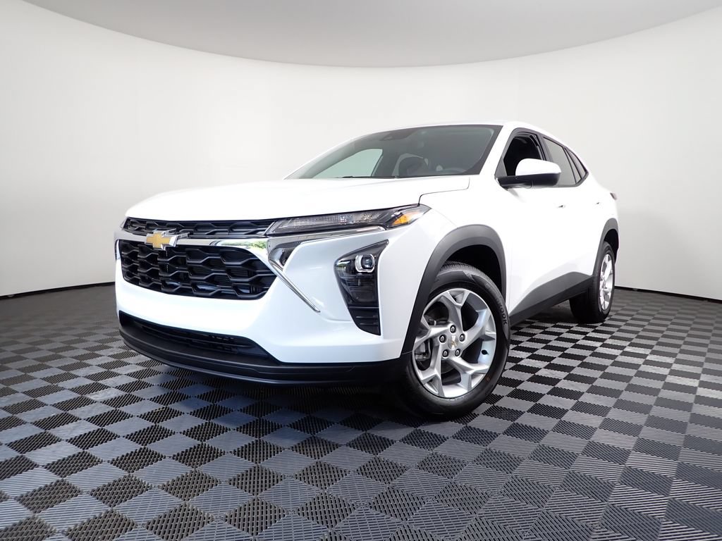 New 2026 Chevrolet Trax LS w/ LS Convenience Package FWD image 2