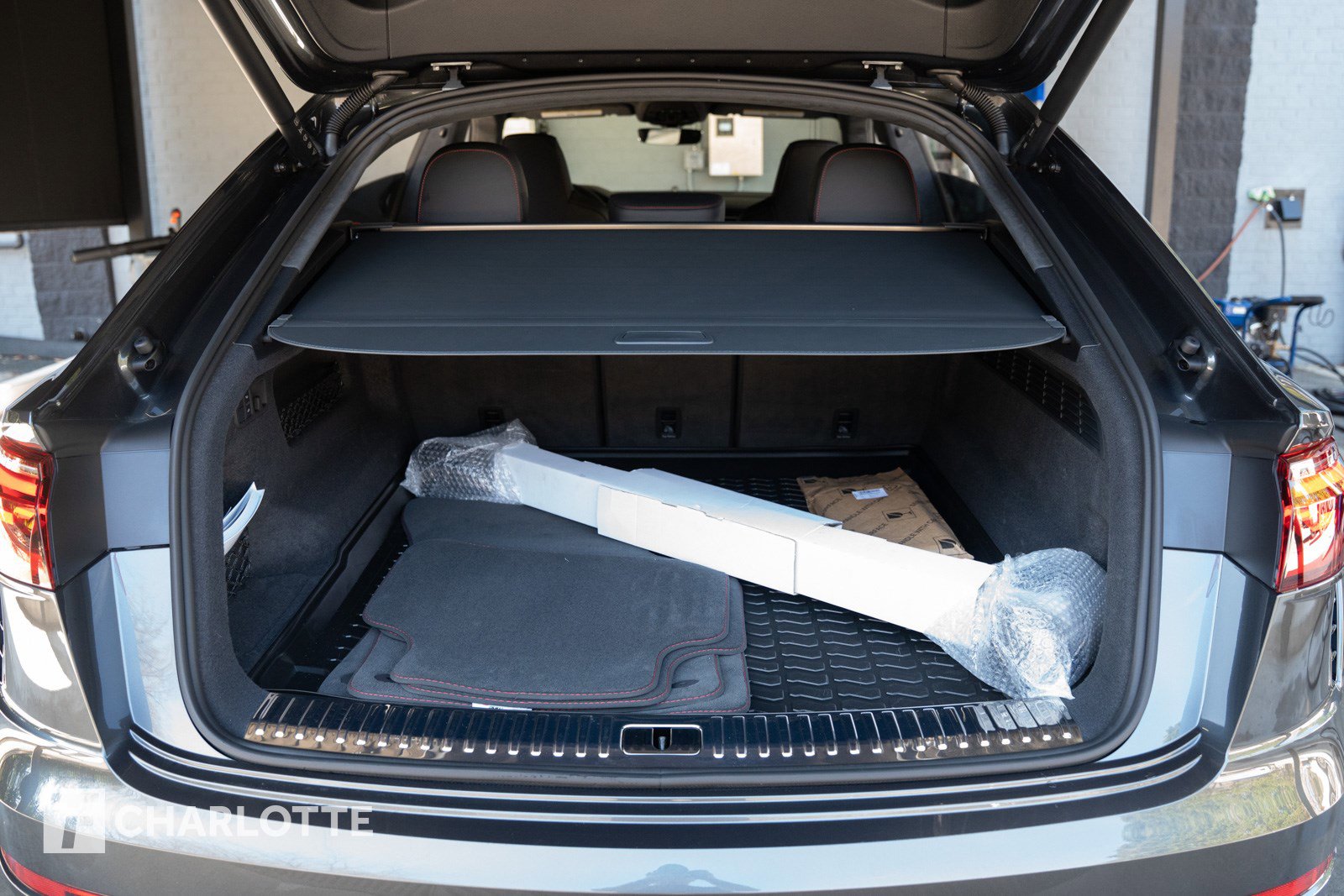 Used 2025 Audi RS Q8 performance image 31