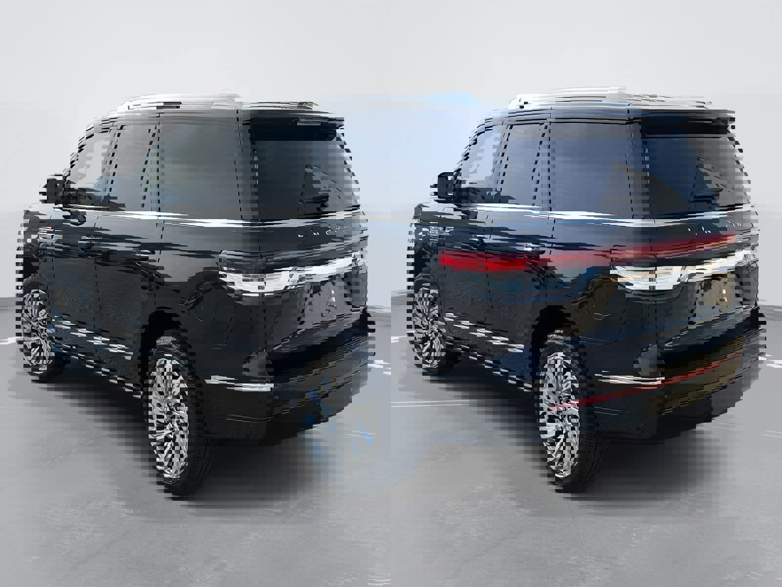 Used 2024 Lincoln Navigator Reserve image 7