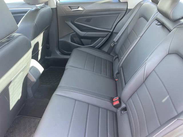 Used 2023 Volkswagen Jetta SE w/ Panoramic Sunroof Package image 24
