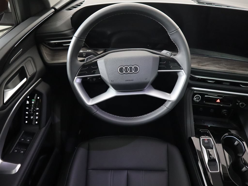 Used 2025 Audi Q5 Premium w/ Premium Plus AWD/4WD image 11
