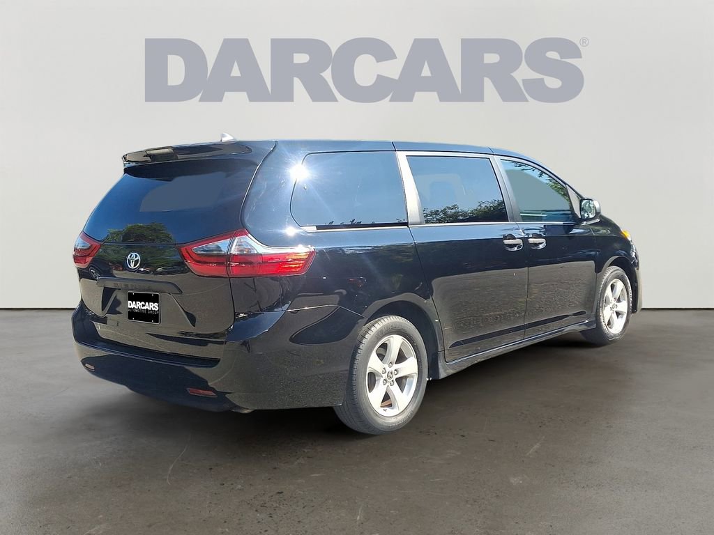 Used 2020 Toyota Sienna L image 6