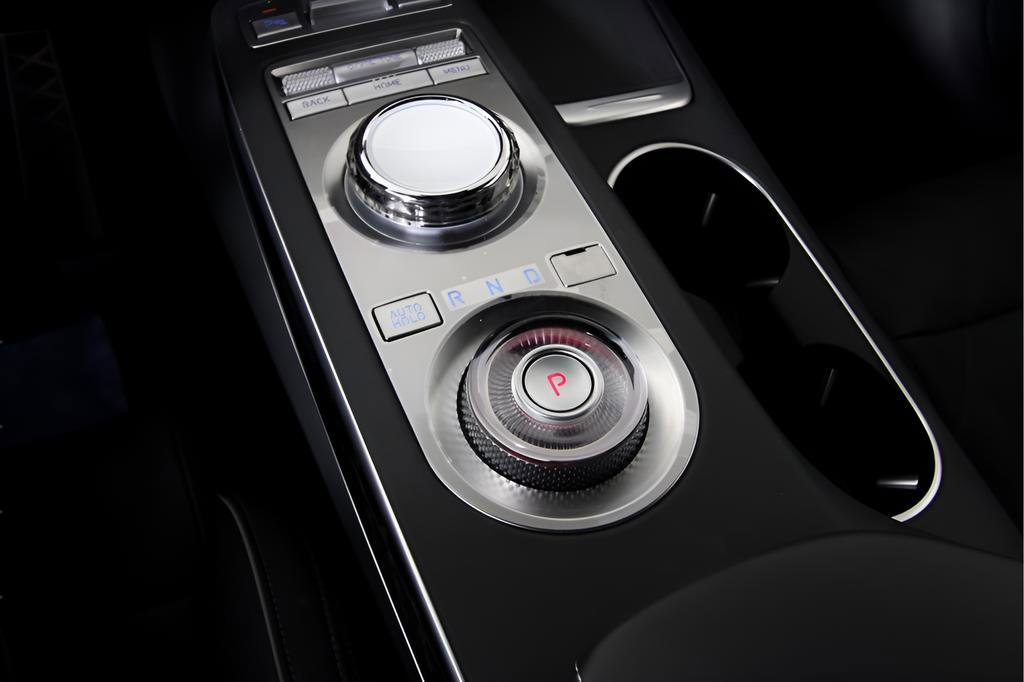 Used 2025 Genesis GV70 3.5T Sport w/ Sport Prestige Package AWD/4WD image 30