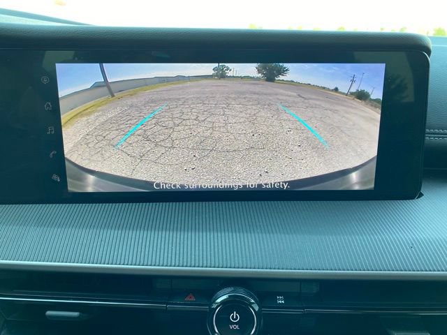 Used 2025 Nissan Murano SV FWD image 9