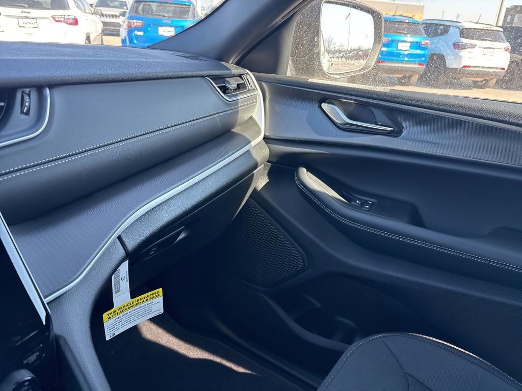 New 2026 Jeep Grand Cherokee Laredo X image 21