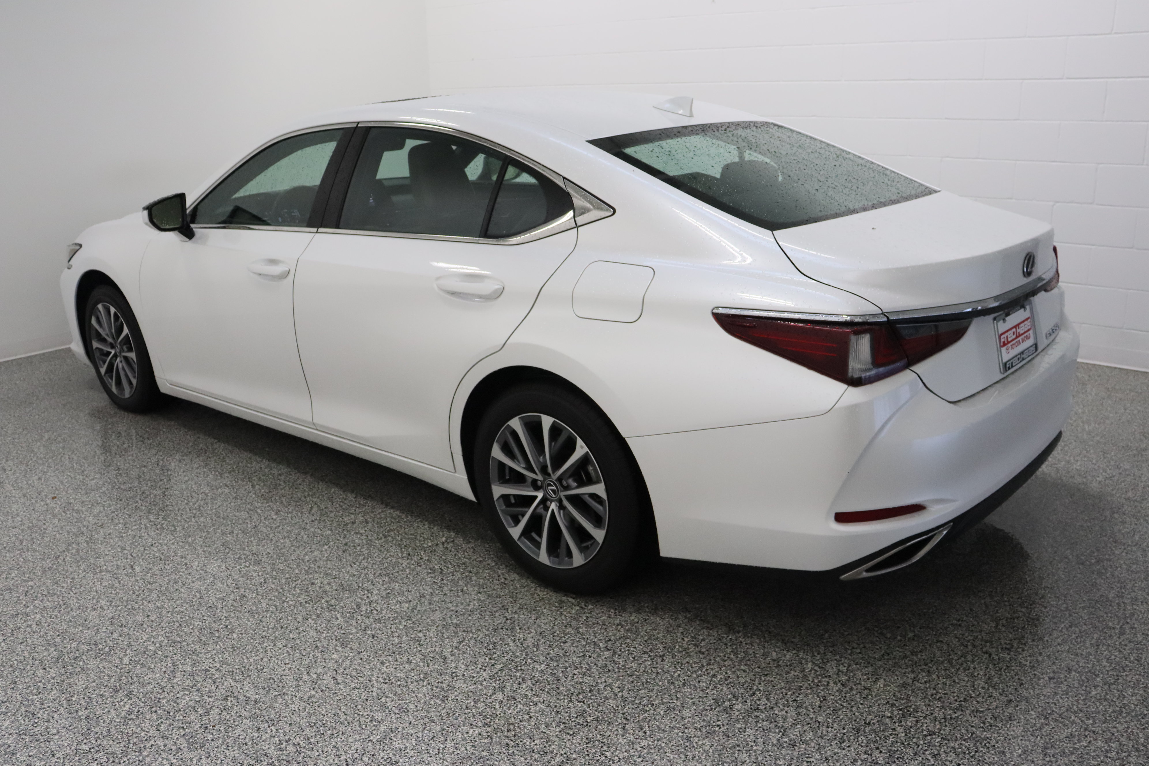 Used 2024 Lexus ES 350 w/ Accessory Package (Z1) FWD image 9