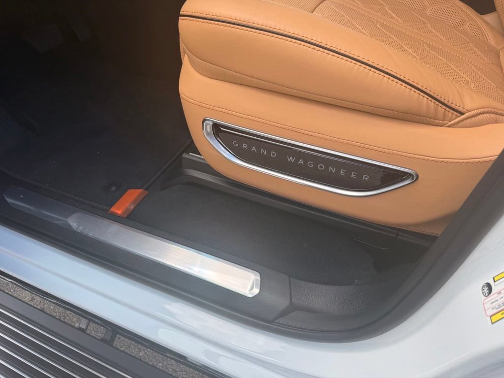 New 2026 Jeep Grand Wagoneer Summit AWD/4WD image 35