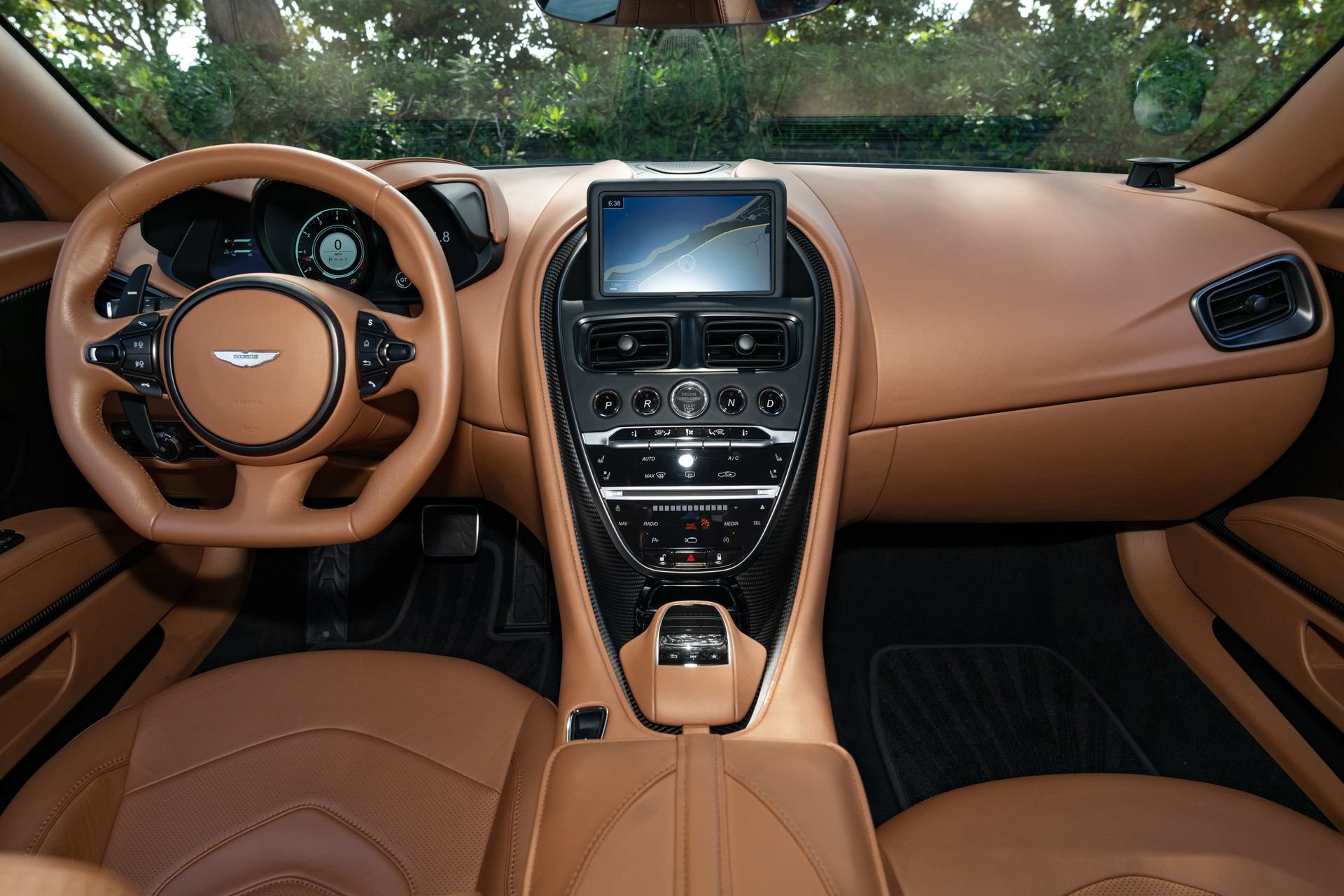 Used 2020 Aston Martin DBS Superleggera RWD image 15