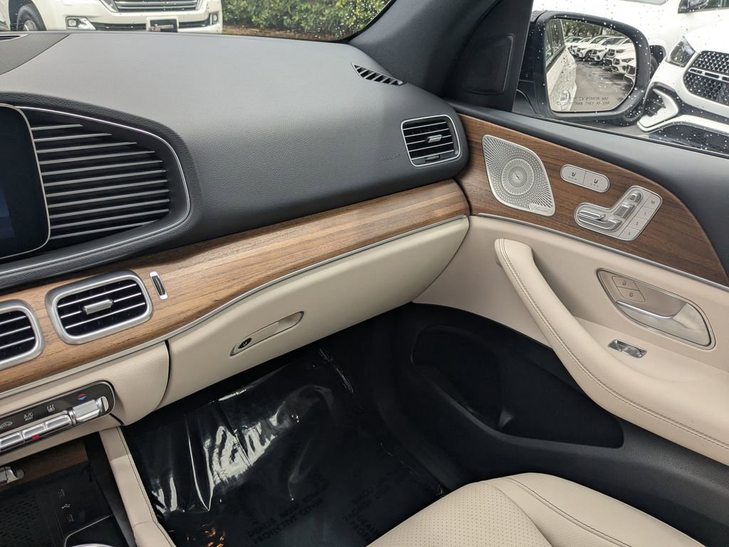 Used 2025 Mercedes-Benz GLE 450e 4MATIC image 4