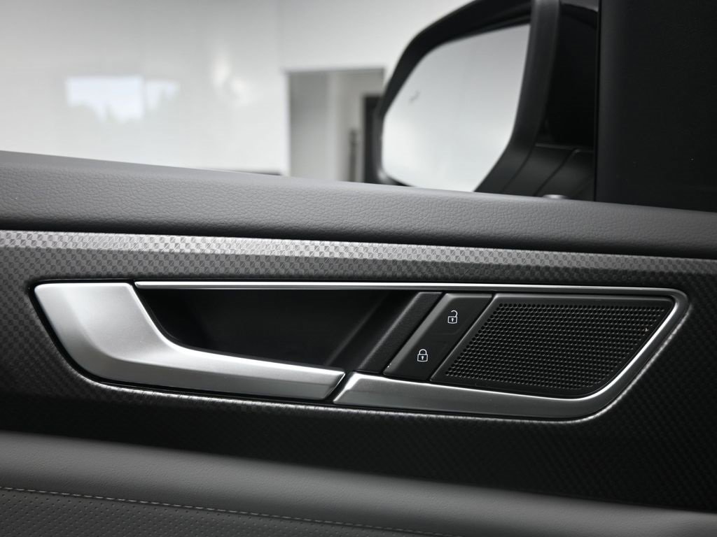 Used 2025 Volkswagen Atlas Peak Edition SE image 20