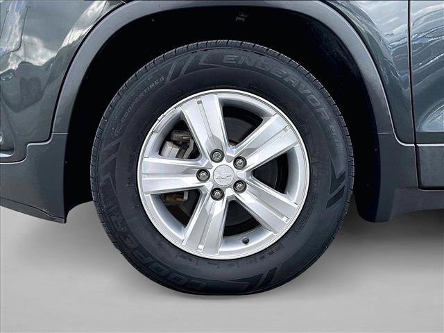Used 2020 Chevrolet Trax LS FWD image 10