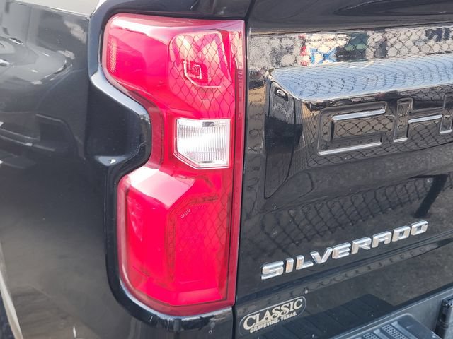 Used 2024 Chevrolet Silverado 1500 LTZ w/ Z71 Off-Road Package AWD/4WD image 9