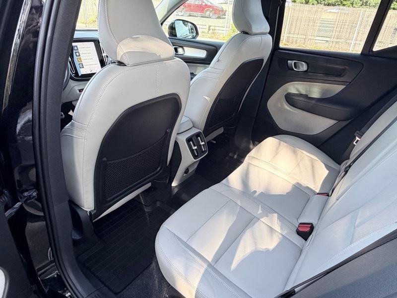 Used 2019 Volvo XC40 T5 Momentum AWD/4WD image 16