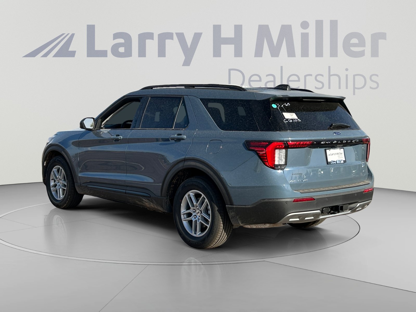 New 2026 Ford Explorer Active w/ Active Comfort Package RWD image 3