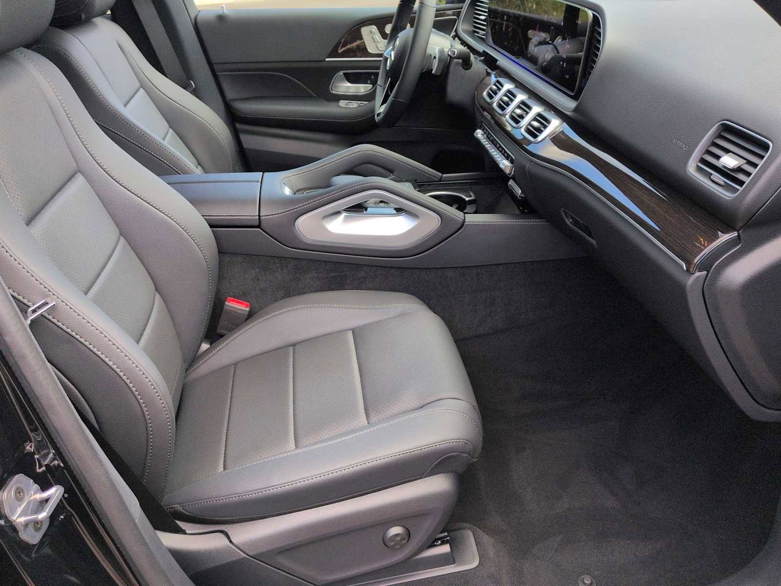 Used 2025 Mercedes-Benz GLE 350 4MATIC image 23