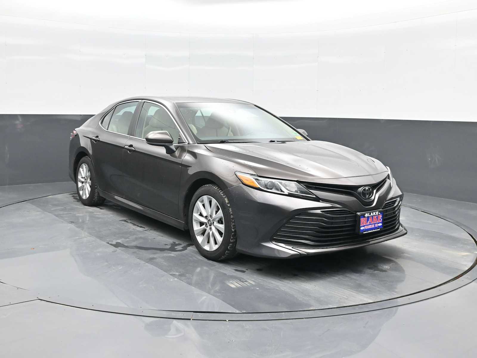 Used 2019 Toyota Camry LE image 6