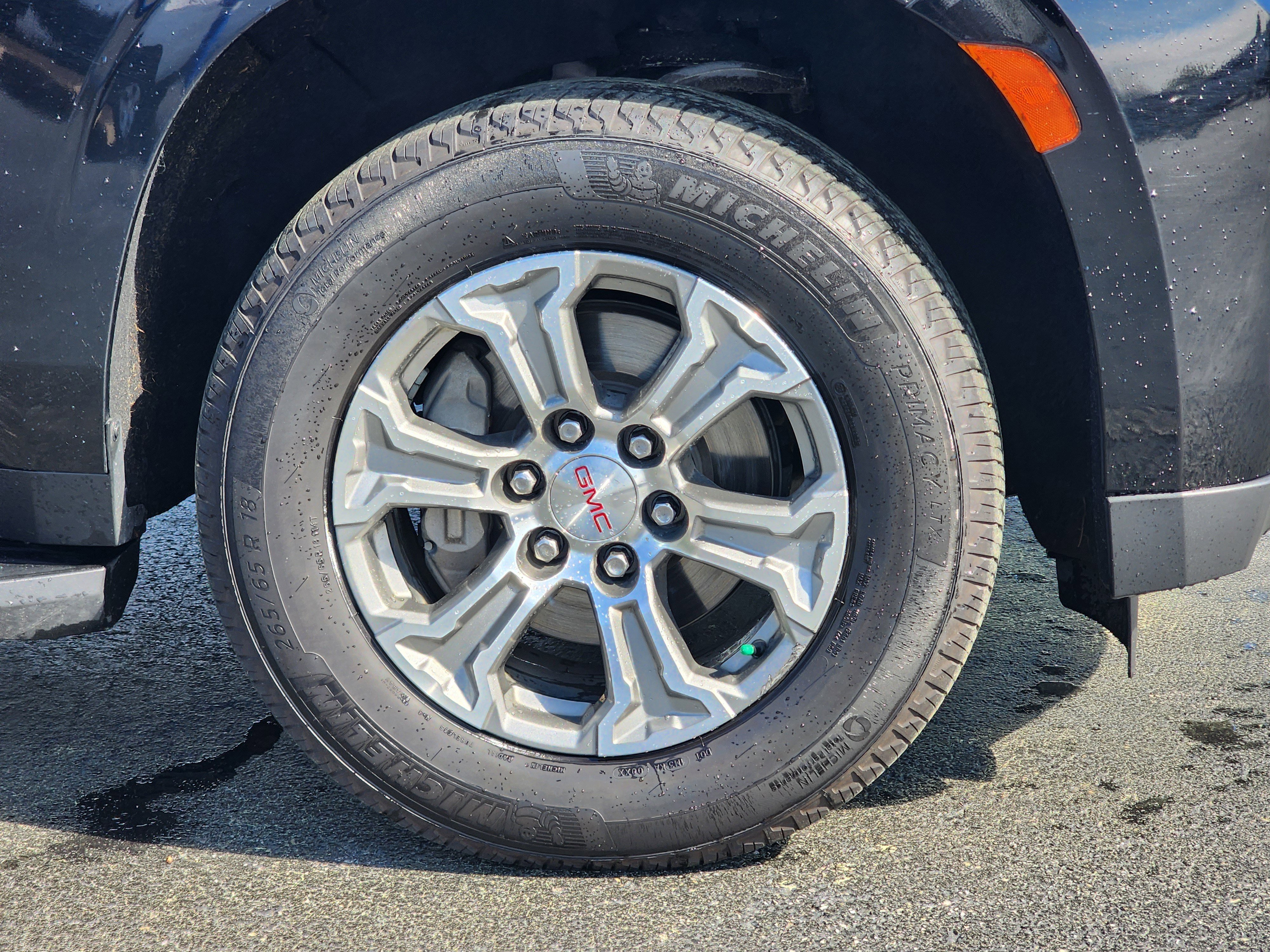 Used 2022 GMC Yukon XL SLE image 6