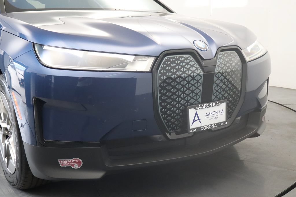 Used 2023 BMW iX xDrive50 AWD/4WD image 9