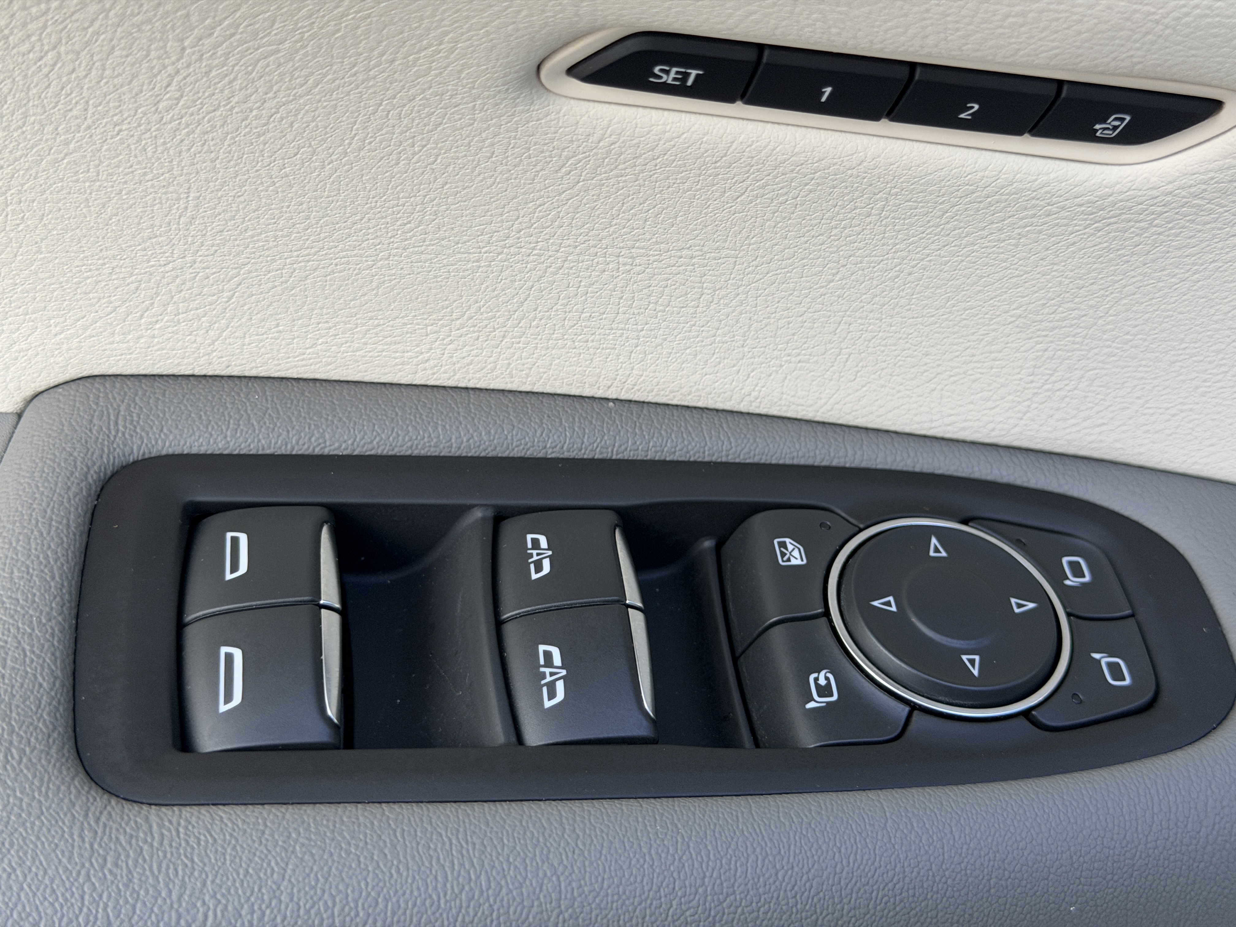 Certified 2023 Cadillac XT5 Premium Luxury w/ Technology Package image 18