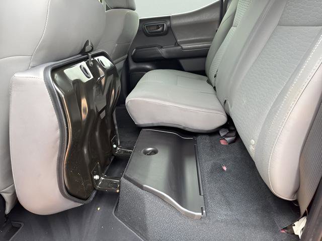 Used 2018 Toyota Tacoma SR w/ SR Convenience Package image 31