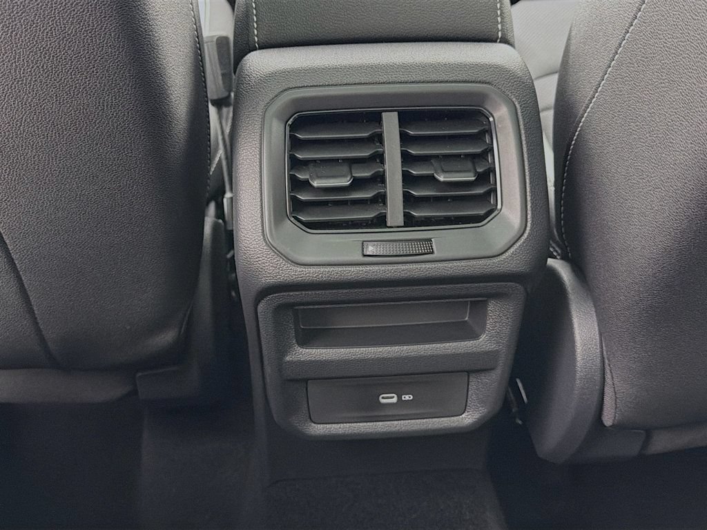 Certified 2025 Volkswagen Taos SEL AWD/4WD image 27