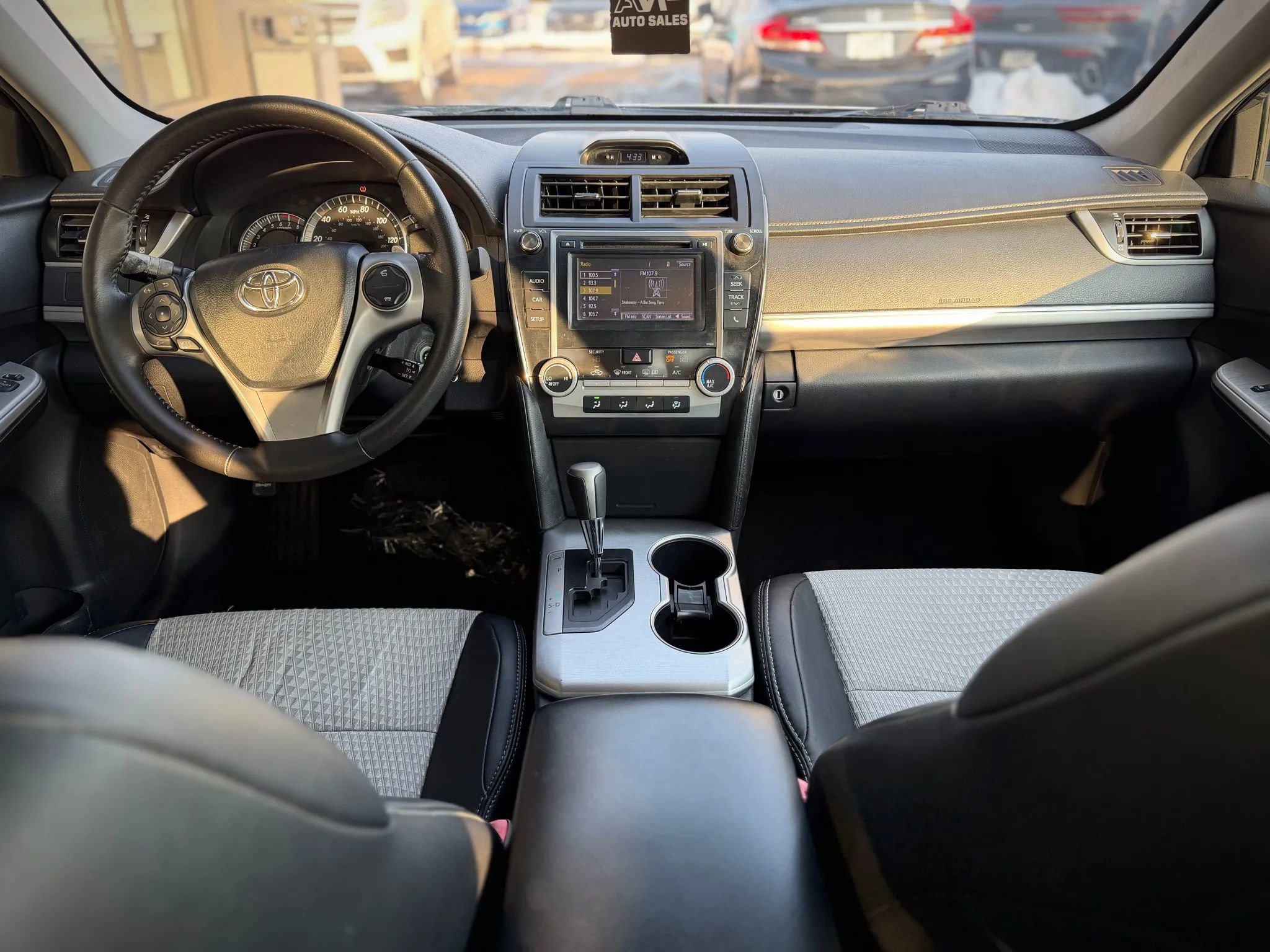 Used 2013 Toyota Camry SE image 9