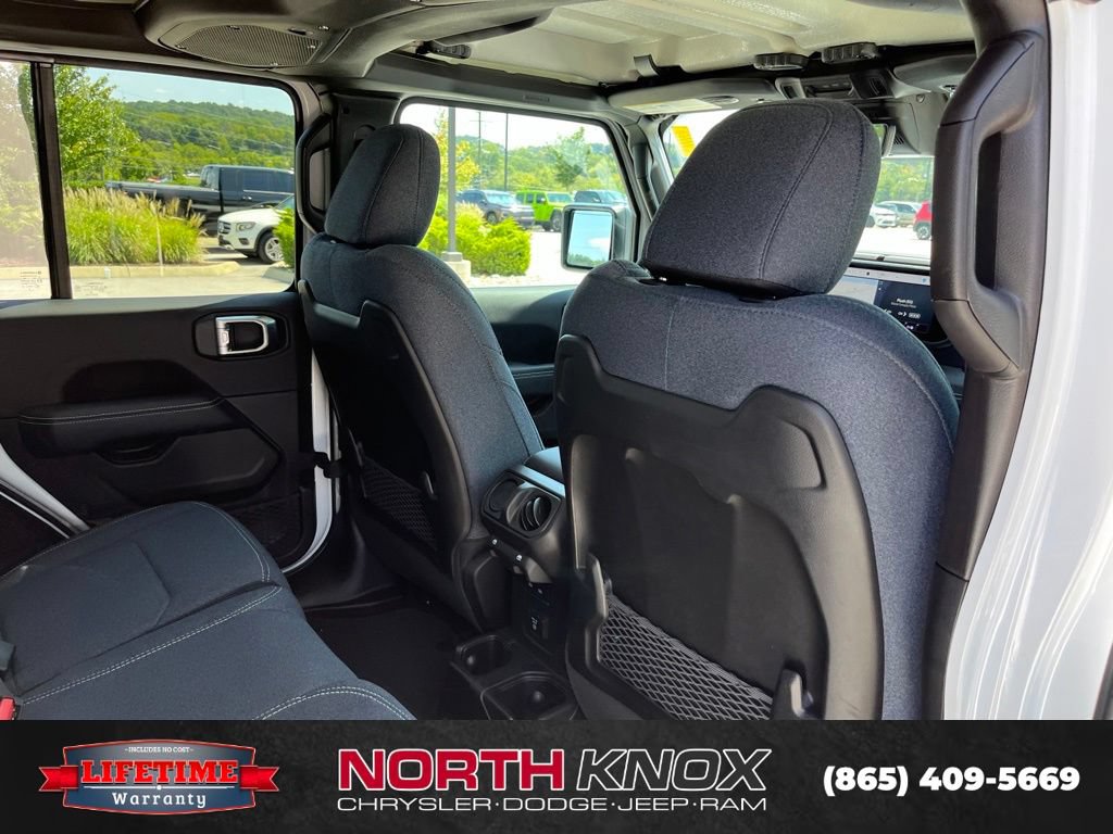 New 2026 Jeep Wrangler Unlimited Rubicon w/ Rockslide Package AWD/4WD image 22