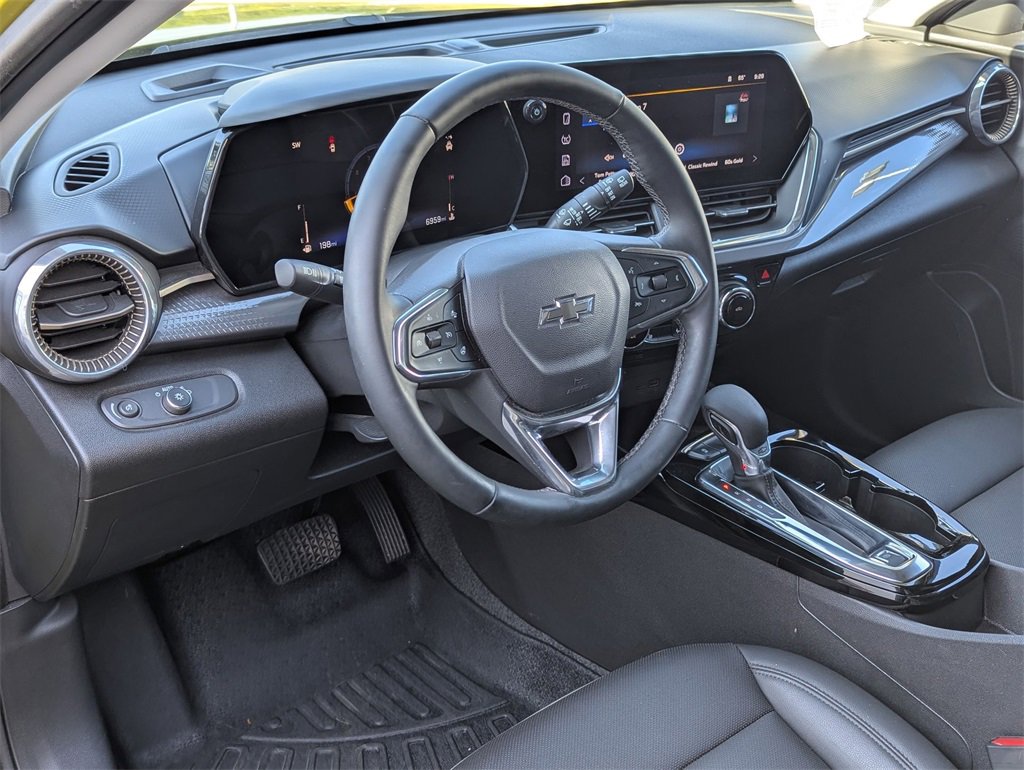 Used 2024 Chevrolet Trax ACTIV w/ Sunroof Package image 9