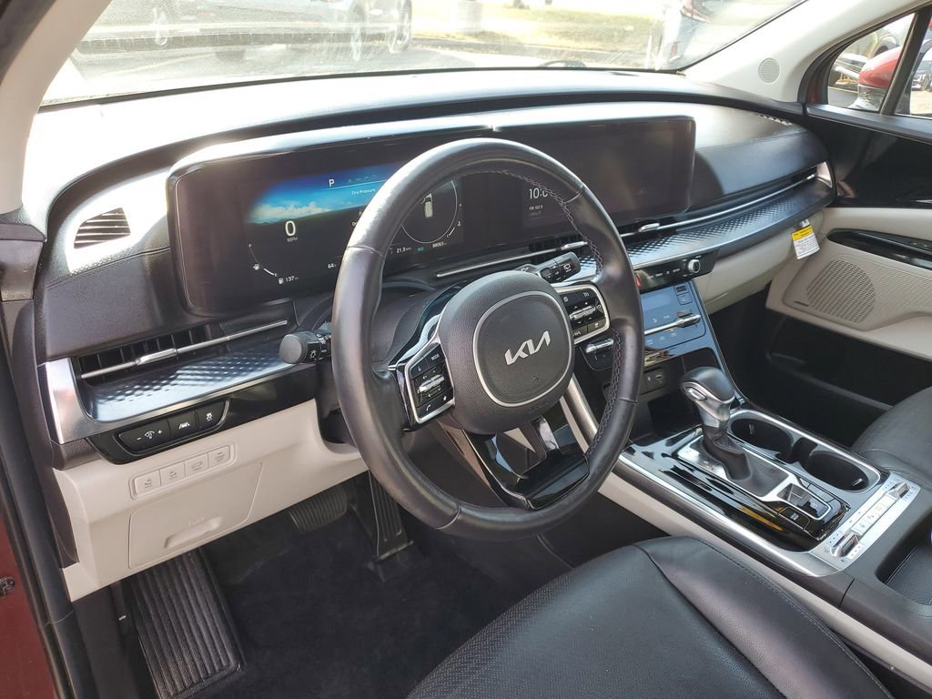 Used 2022 Kia Carnival SX Prestige image 13