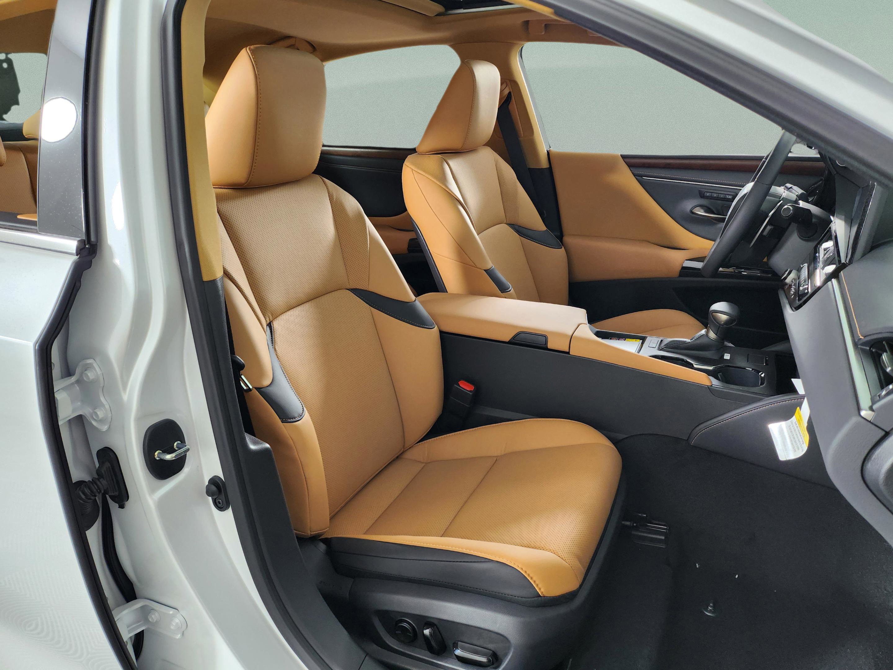 New 2025 Lexus ES 300h w/ Premium Package image 37