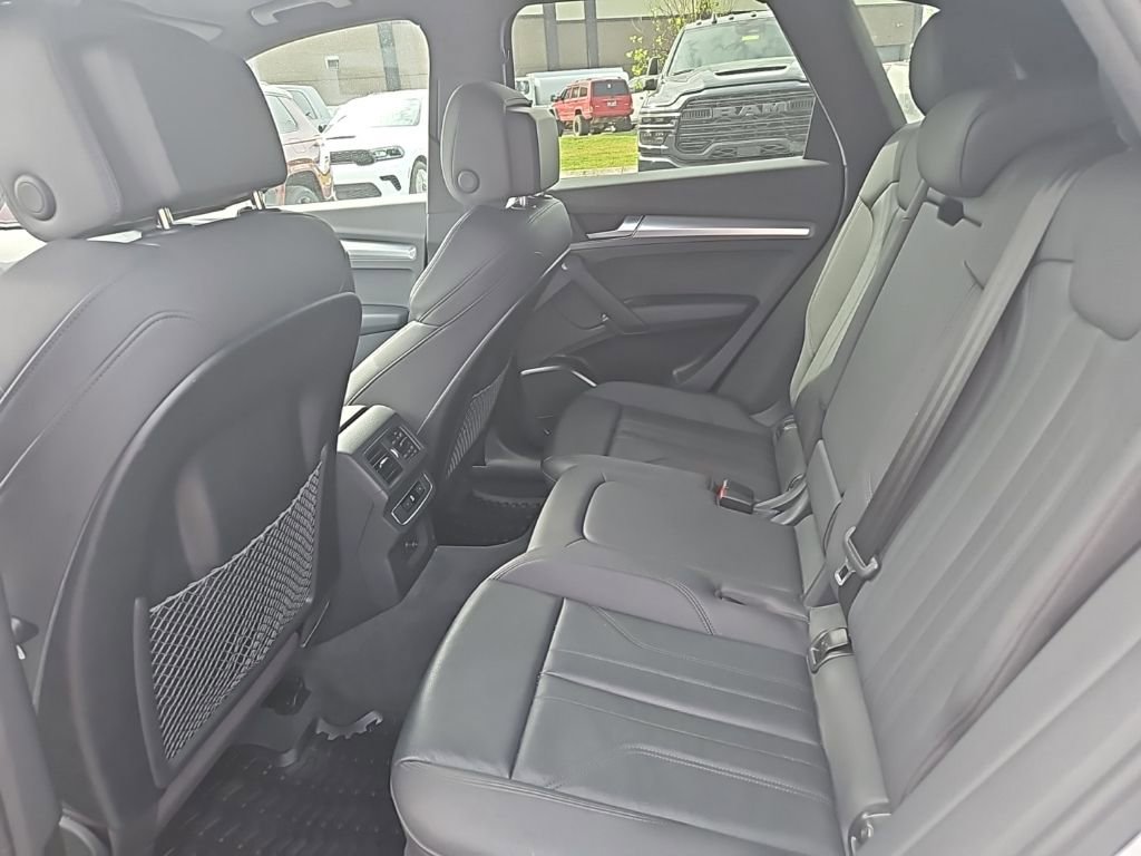 Used 2020 Audi Q5 2.0T Premium w/ Titanium Sport Package image 14