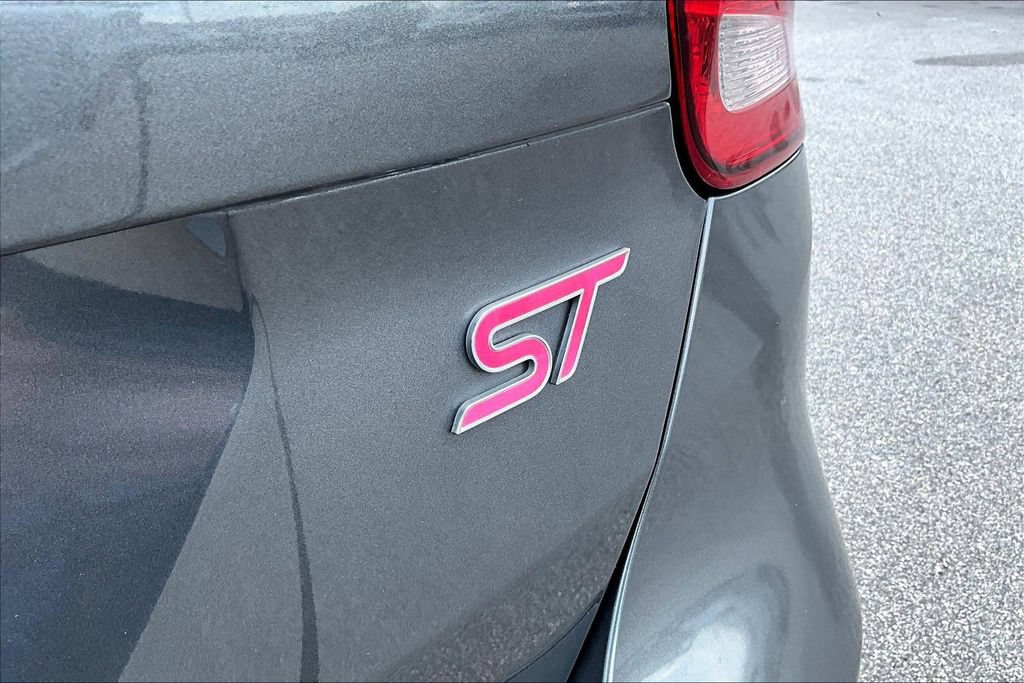 Used 2017 Ford Focus ST FWD image 25