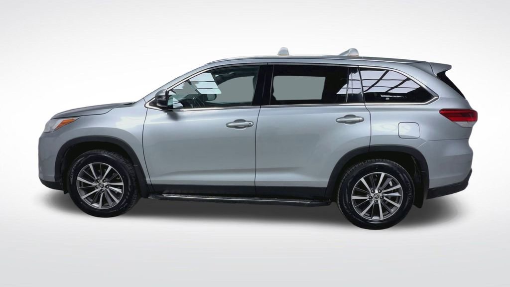 Used 2019 Toyota Highlander XLE image 23