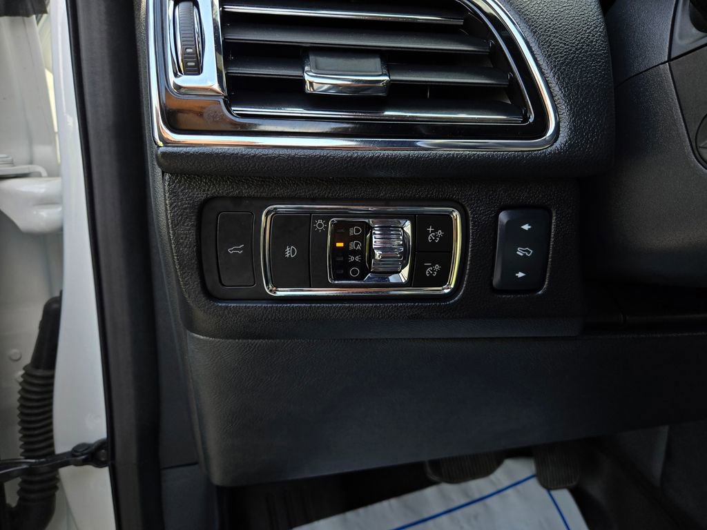 Used 2024 Lincoln Navigator L Reserve AWD/4WD image 12