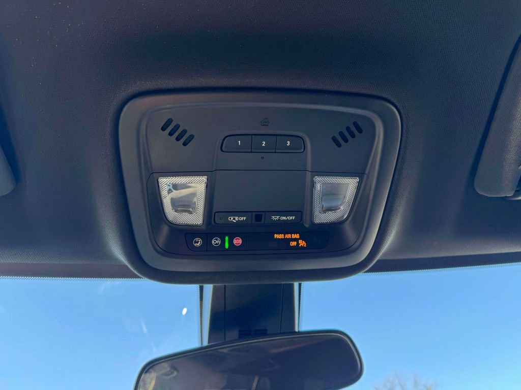 Used 2022 Chevrolet Traverse LT AWD/4WD image 33