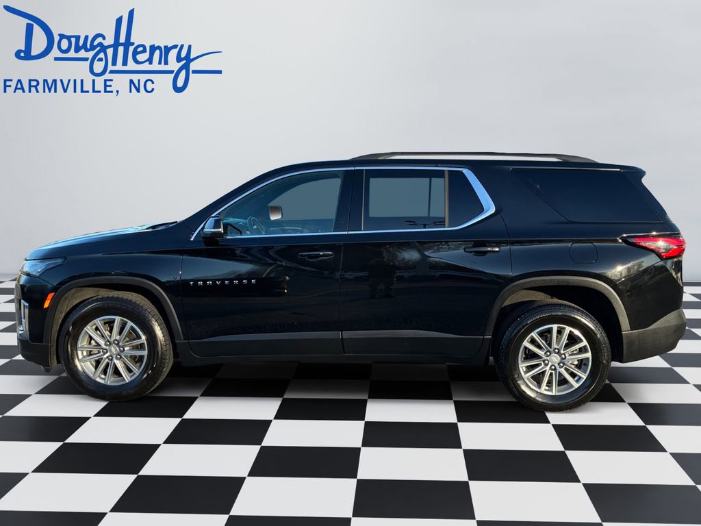 Used 2023 Chevrolet Traverse LT image 2