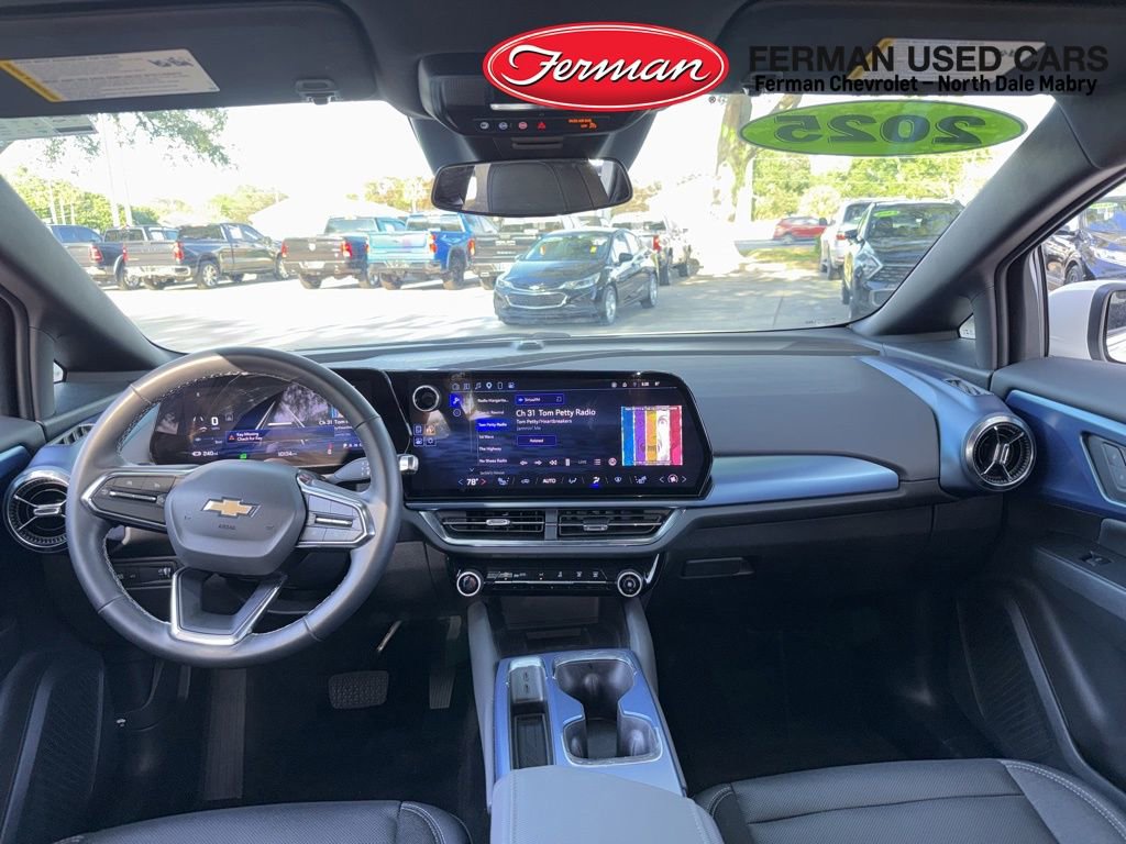 Used 2025 Chevrolet Equinox EV LT w/ Convenience Package FWD image 5