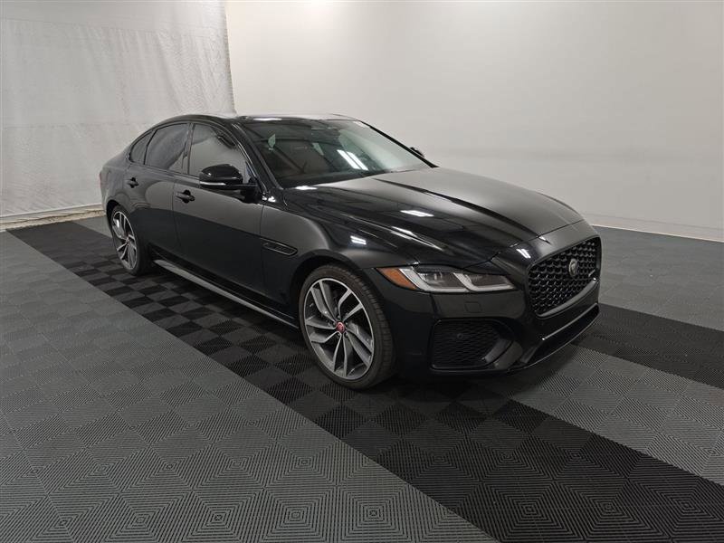 Used 2022 Jaguar XF R-Dynamic SE AWD/4WD image 3