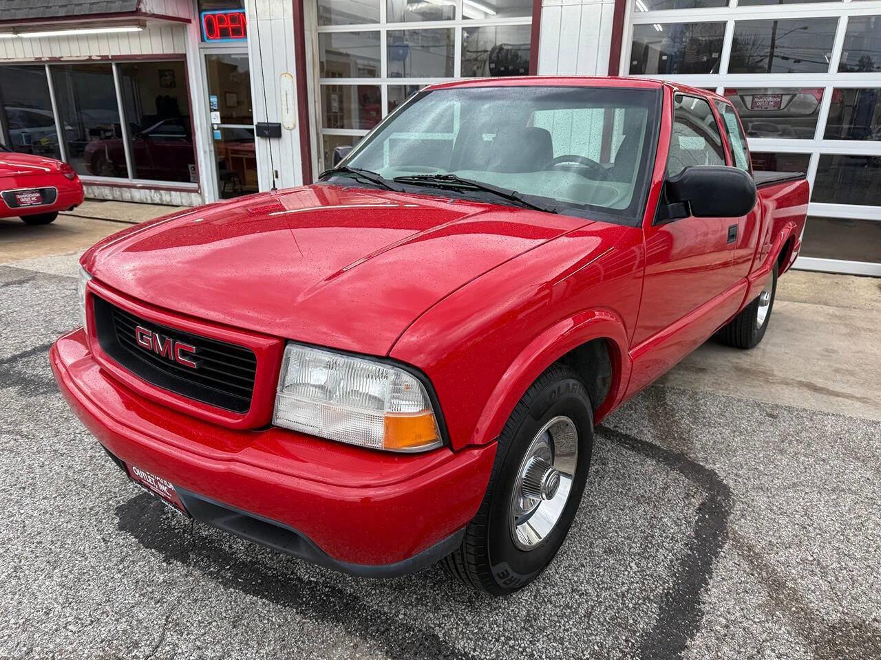 Used 2000 GMC Sonoma SLS w/ SLS Super Spec Pkg 2 image 2
