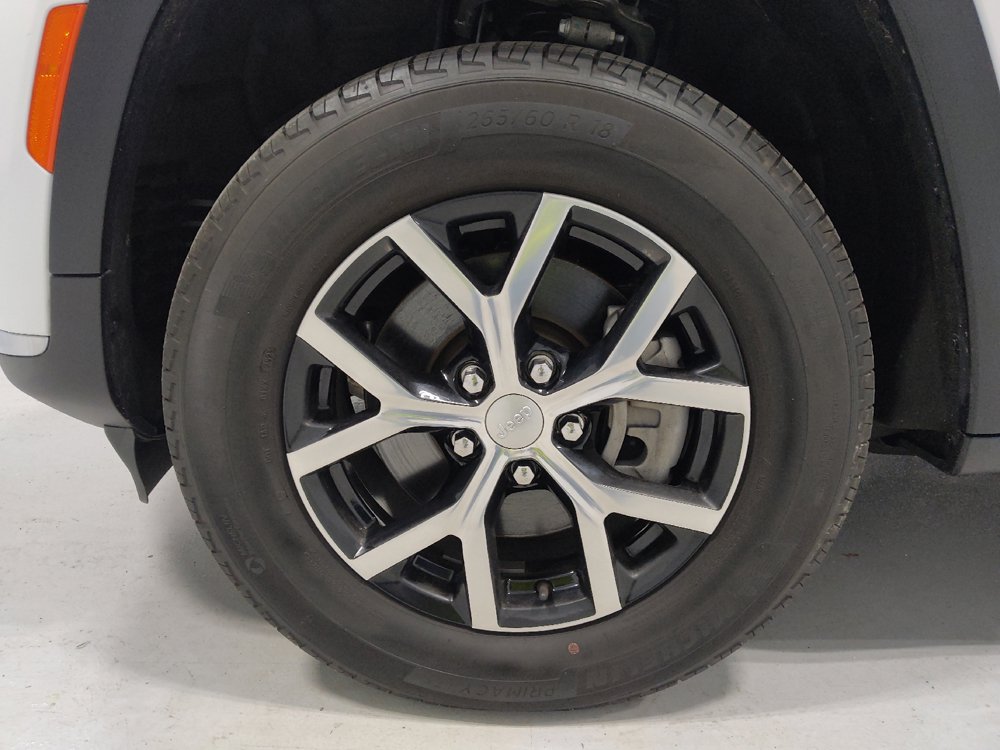 Used 2023 Jeep Grand Cherokee L Limited AWD/4WD image 31